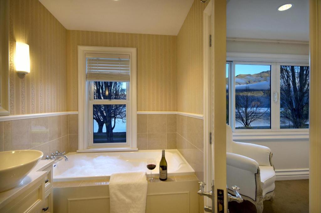 Esplanade Queenstown By Staysouth Bagian luar foto